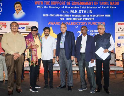 “அழ வைச்சதுக்கு அவார்டு கொடுத்திருக்கீங்க” - நடிகர் வடிவேலு பேச்சு ...