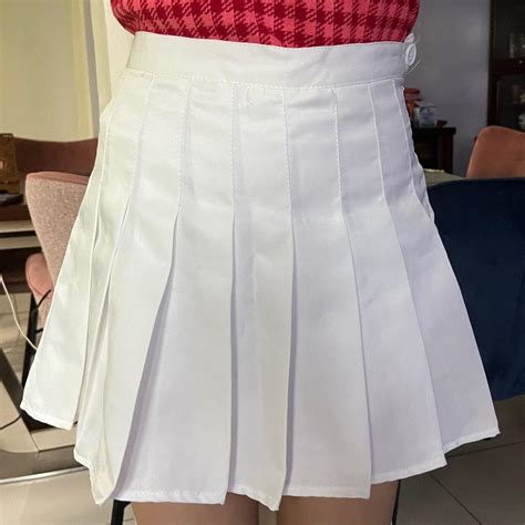 white tennis skirt, Women's Fashion, Bottoms, Skirts on Carousell