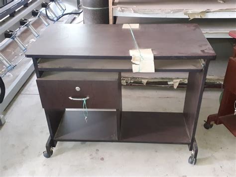 Corner Computer Table 的图像结果