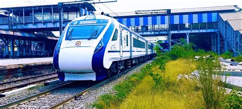 Vande Bharat Local Train 的图像结果