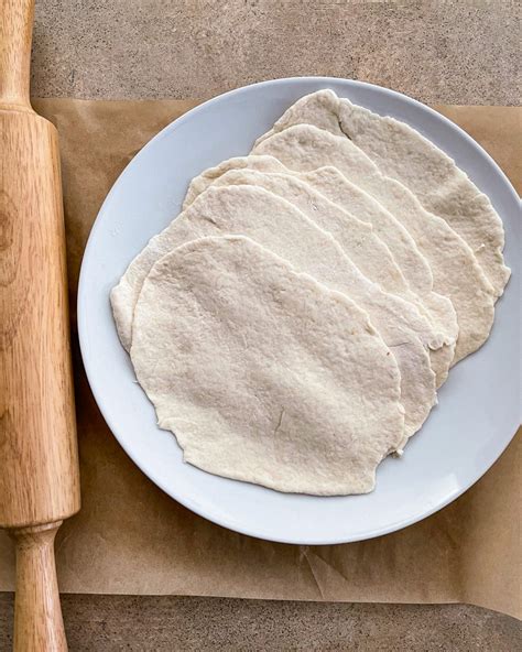 Garlic Greek Yoghurt Naan Bread | Slimming Eats Recipe