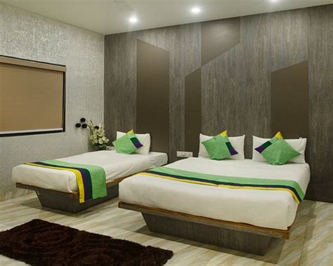 TREEBO URBAN, 1 KM FROM RAILWAY STATION (Surat, Gujarat) - B&B Reviews ...