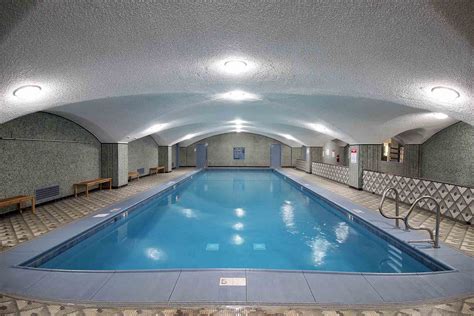 Flats Chicago: Lawrence House - Moss Architecture