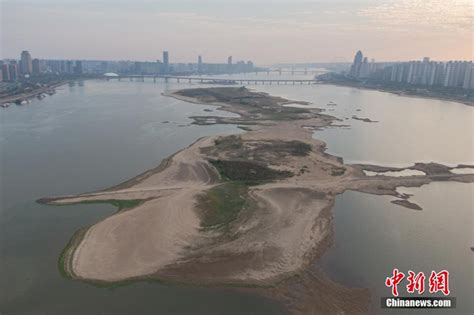 江西南昌：赣江水位降至历史极低位_腾讯新闻