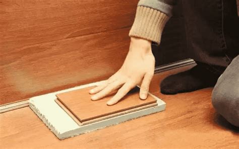 木地板怎么铺 铺贴木地板的注意事项有哪些？_广安装修知识_广安装饰公司_九上装饰官方网站