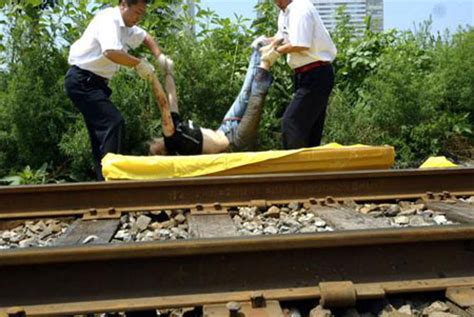 两女孩穿行铁路被火车撞死 | 文化民俗 | 建德新闻网