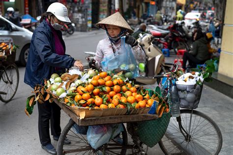 女人卖水果 · 免费素材图片