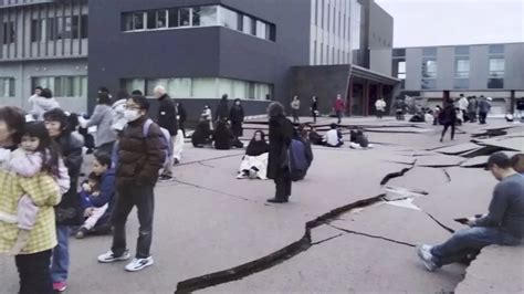 Japan Earthquake: Tsunami after earthquake in Japan - 36000 houses lost ...