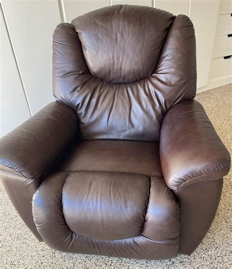 Kingwood Power Lazy Boy Leather Recliner $200