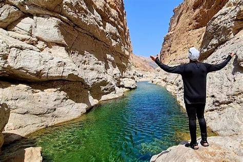 2023 Full-Day Bimmah Sinkhole and Wadi Al Arbeieen Tour