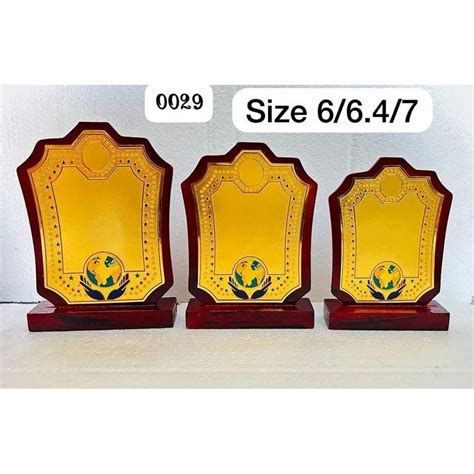 Wooden Trophies - Wooden Momento Trophy Manufacturer from Moradabad