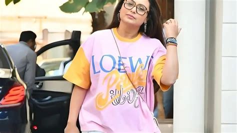 Rani Mukherji is the unexpected trendsetter in her graphic tee from ...