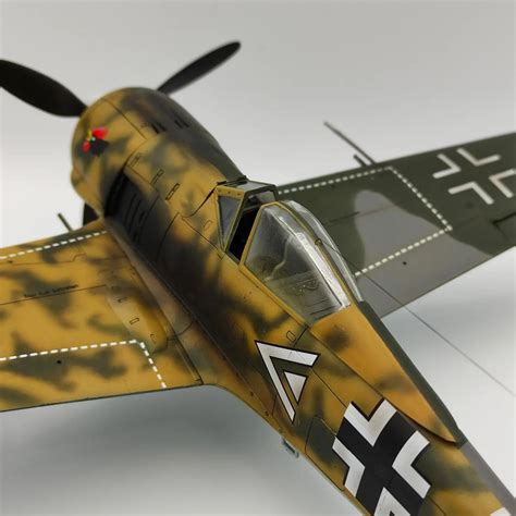 Because why not. Half and half fw-190 A-3 1/48 from tamiya. : r/modelmakers