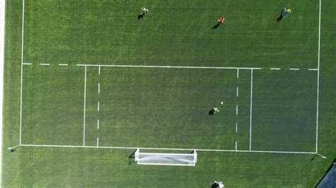 Playing Football 的图像结果