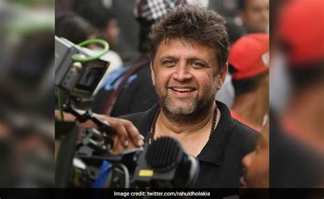 शाहरुख खान की फिल्म 'रईस' के डायरेक्टर की बॉलीवुड को फिल्में चलाने के ...