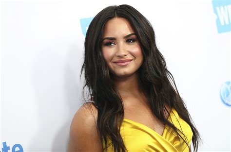 The meaning and symbolism of the word - «Demi Lovato»