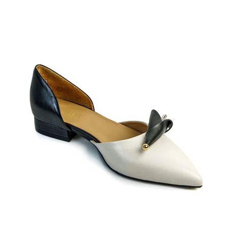 Anthea - Calla Lily Flat Shoe In Off White and Black - Mastra Ma'
