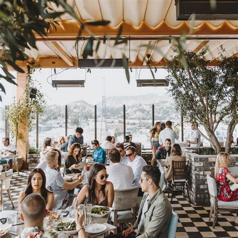 11 Best Rooftop Bars In Los Angeles To Visit In 2023 (+ What To Order)