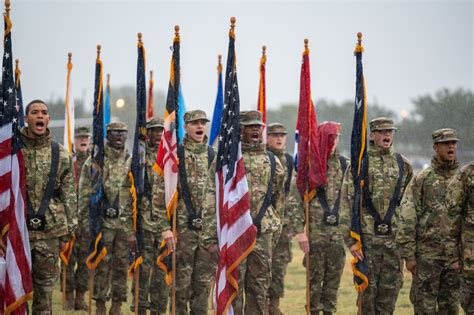 Basic Training Graduation Ceremony 的图像结果