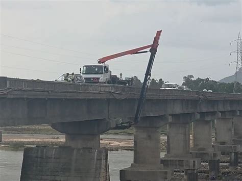 IIT Mumbai team arrives to survey bridge in Bodeli | બ્રિજના સ્ટ્રક્ચરલ ...