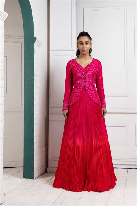 Crimson Grace lehenga – Smriti Apparels
