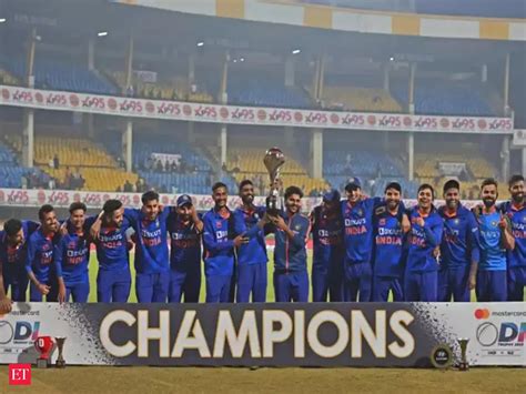 India dethrones England to grab top spot in ICC rankings in World Cup ...