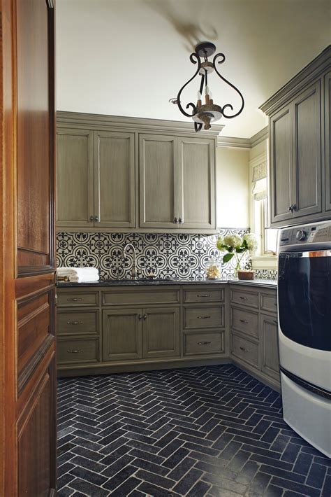 Laundry Room Floor Ideas That Are Stylish and Durable