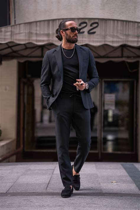 Black Cardigan Business Suit 的图像结果