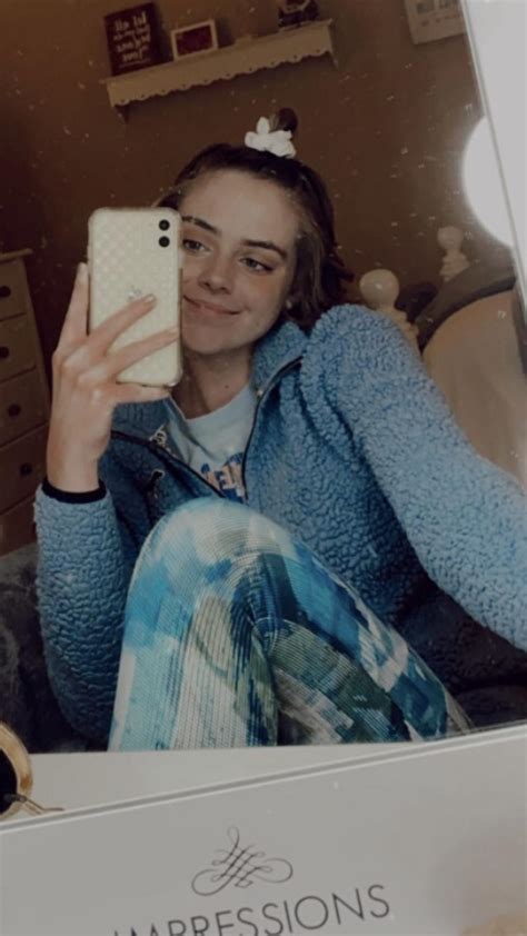 Lauren Mae (littlebitoflaurenmae) Nude OnlyFans Leaks (5 Photos) | #TheFappening