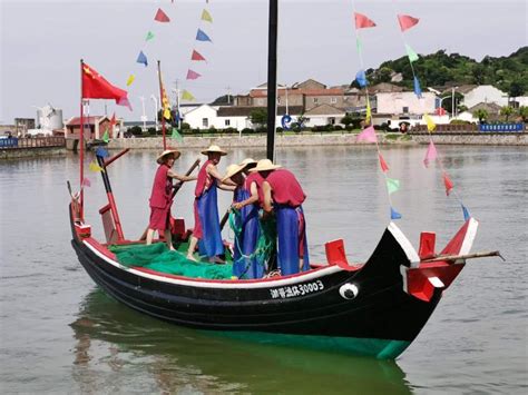 舟山“小对船”再现手工对网捕鱼法，让游客体验辛劳与和谐