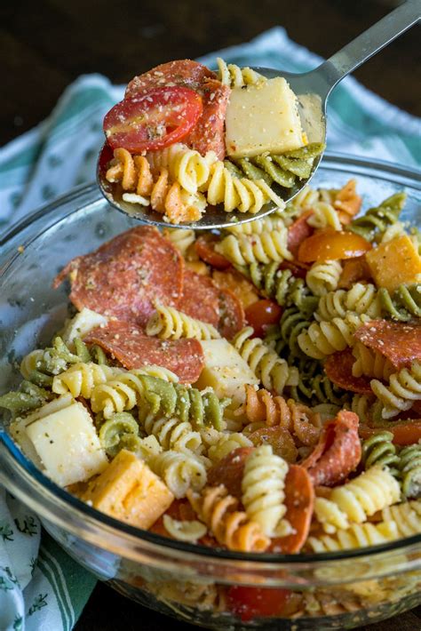 Pepperoni Pizza Pasta Salad | Recipe | Pepperoni pizza pasta salad ...