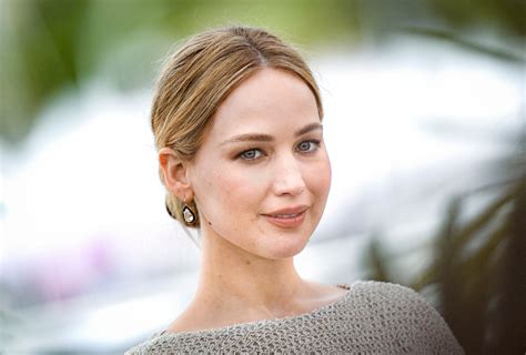 Jennifer Lawrence Just Debuted Expensive Honey Hair | Glamour