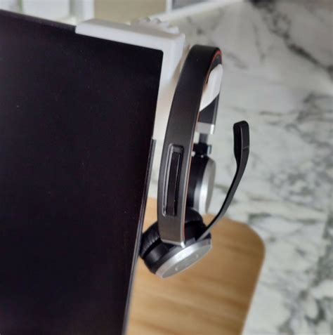 Alienware Monitor Headset Hanger 的图像结果