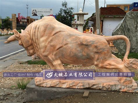 材质丰富、形态多样的牛雕塑|动物雕塑-南京皓锐雕塑艺术有限公司