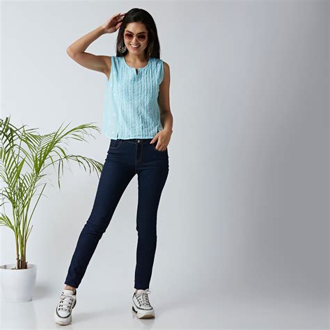 Trendy Cotton Chikankari Crop Tops – ETHNICHIK