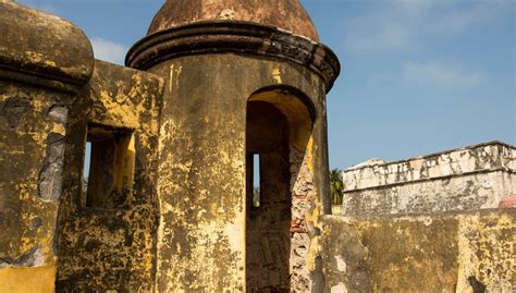 Entrada a la fortaleza de San Juan de Ulúa, Veracruz - Central de Reservas