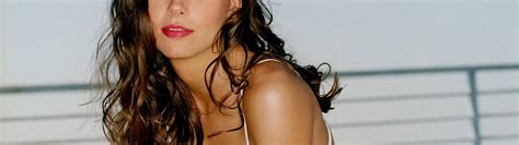 3840x1080 Resolution Amber Brkich hot cleavage wallpaper 3840x1080 ...