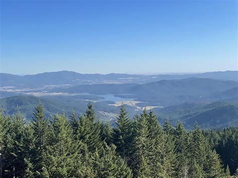 Newman Lake from the Quartz Mountain Fire Lookout on Mt Spokane : r/Spokane