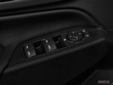 2020 Chevrolet Equinox: 113 Interior Photos | U.S. News