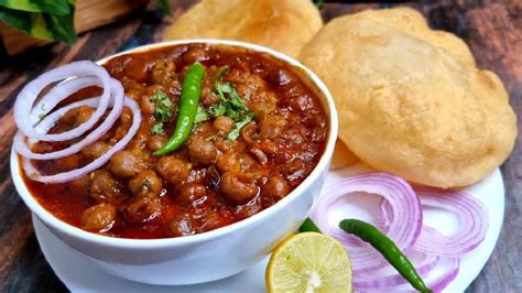 Happy Holi 2023: 8 Must-Have Traditional Foods On Festival Of Colours ...