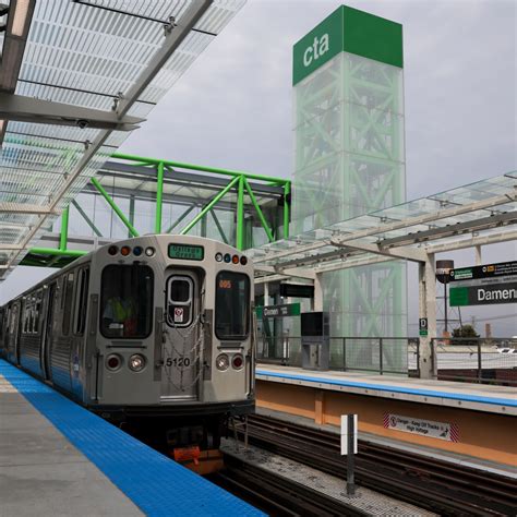 Green Line Train Chicago CTA Green Line Train At 47th Street | 47th