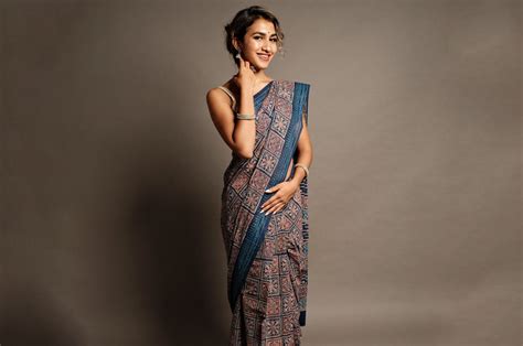 10 Stunning Cotton Saree Draping Styles Every Woman Must Try – Cottonsdaily