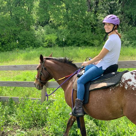 TRAIL RIDES - Maverick Horseback Riding