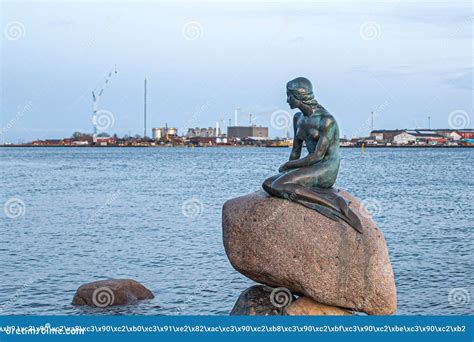 Bronze Statue of the Little Mermaid in Copenhagen Editorial Photography ...