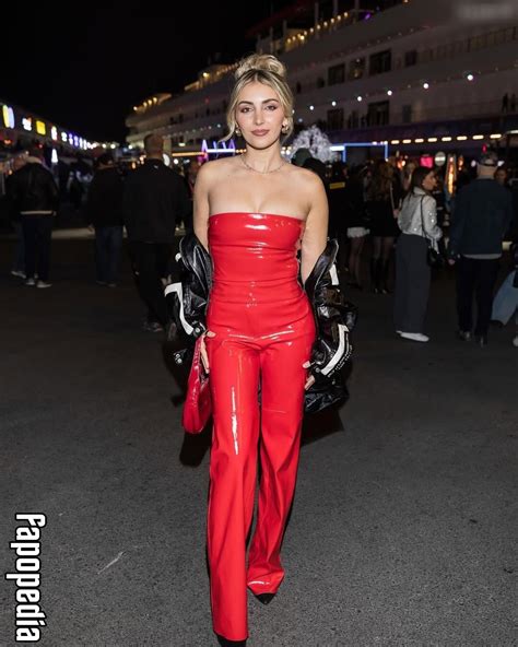 Emelia Hartford Nude Leaks - Photo #11834248 - Fapopedia