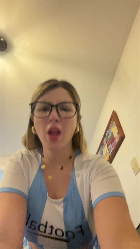 Chloe (@sumchloe) - Urlebird