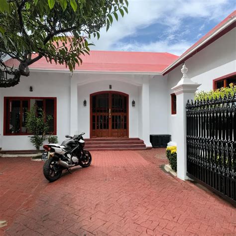 Charming Modern Architecture: A White House Retreat