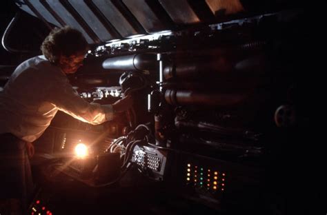 Alien Invasion Behind the Scenes 的图像结果