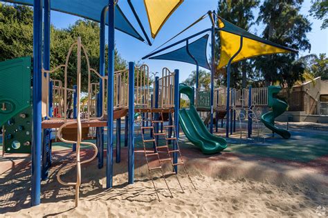 Tarzana, CA City Guide | About Living in Tarzana - Homes.com