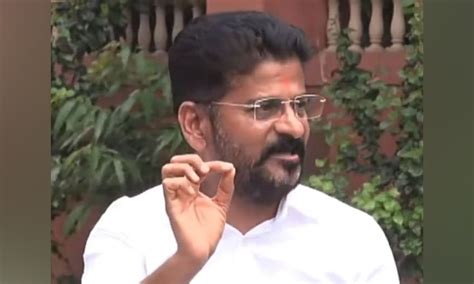 Telangana CM takes serious note of sale of Praja Palana application forms